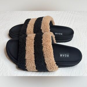 ROAM Fuzzy Prism Slippers Faux Shearling Size 40/9 9.5 Black Brown Slides Comfy